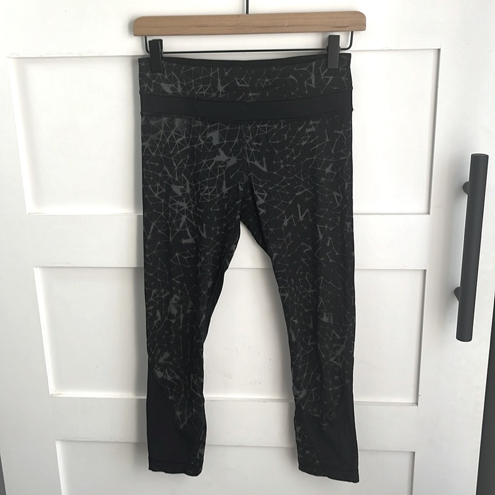 LULULEMON | EUC Star Crushed Constellation Pattern Hi Rise Running Capri sz 4